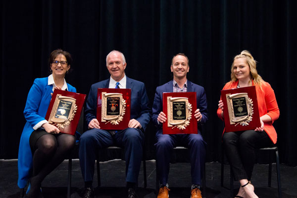 2022 thousand Oaks Alumni Excellence Award recipients